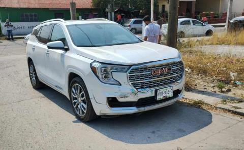 Regidor impactó a taxi en el Centro