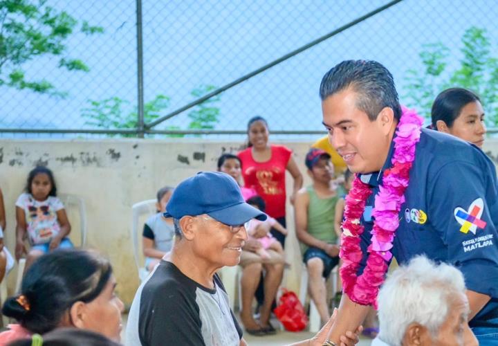 Denuncian localidades marginadas abandono del gobierno panista