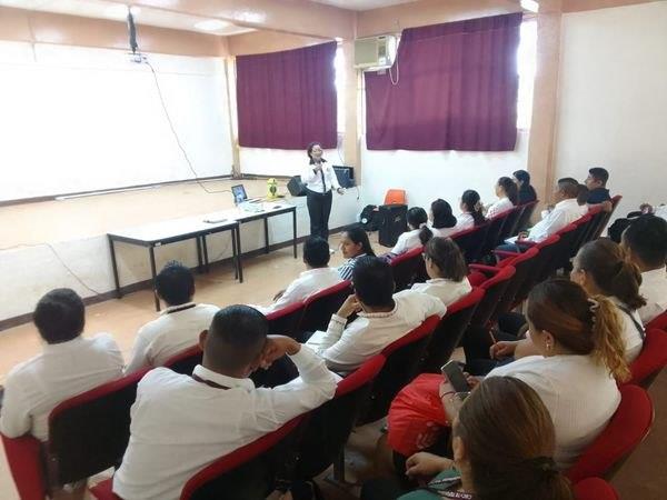 Docente de la UTHH capacitó a comunidad educativa del CECyTEH Tepehuacán