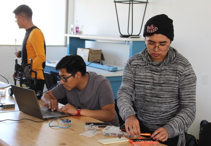 Estudiantes de la UTVAM desarrollan prototipo de silla de ruedas