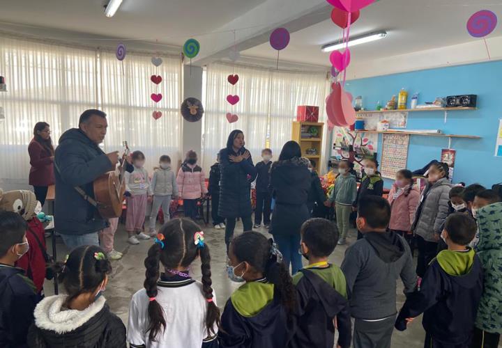 IHE organizó "Un día de arte en tu escuela" en primaria de Tolcayuca