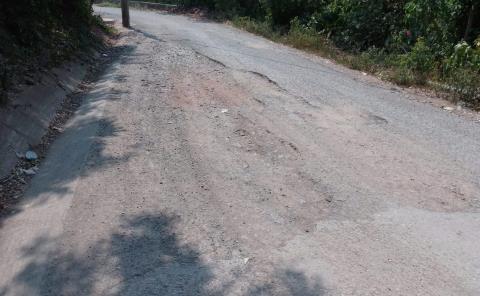 Carretera a Nuevo Tepetzintla en pésimas condiciones