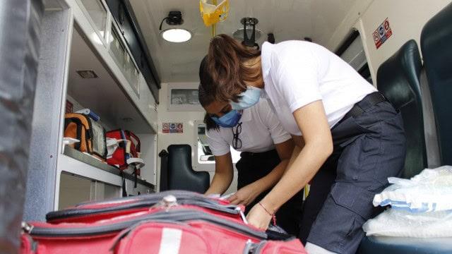 Adolecente herido al  Cortarse con un vidrio 