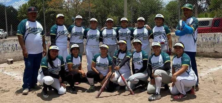 Cardenales imparables en el softbol 