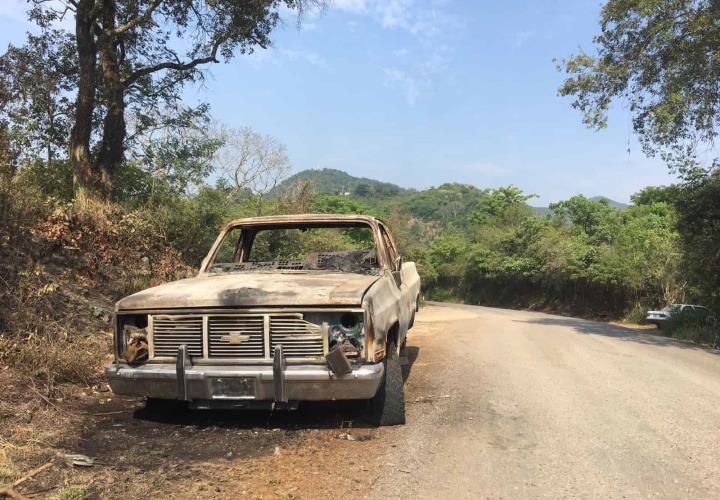 Camioneta quedó calcinada