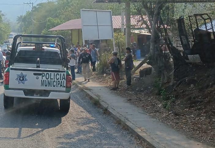 Motociclista vs. camioneta; un lesionado