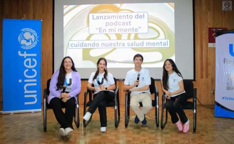 Personal de Sefin en taller de salud mental
