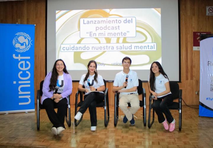 Personal de Sefin en taller de salud mental