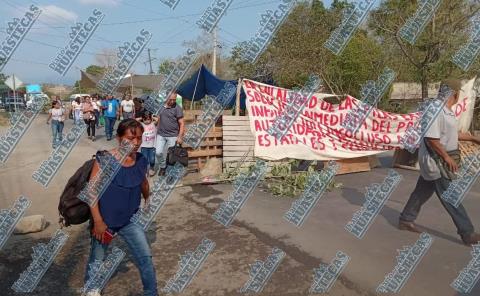 Permanece bloqueada la México - Tampico
