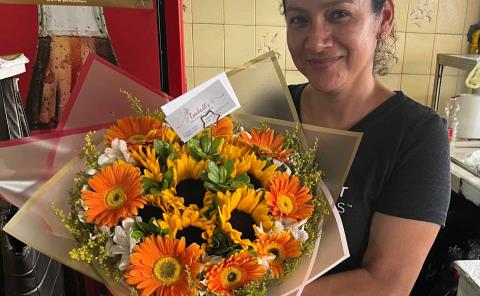 Irma recibió sus flores favoritas
