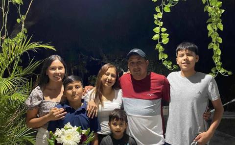 Junto a su familia festejó Alis Lara 
