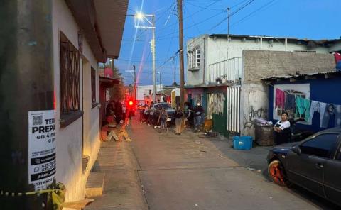 Jóvenes drogados  apedrearon viviendas 
