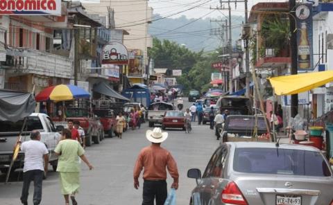 Abundan cantinas en el primer cuadro