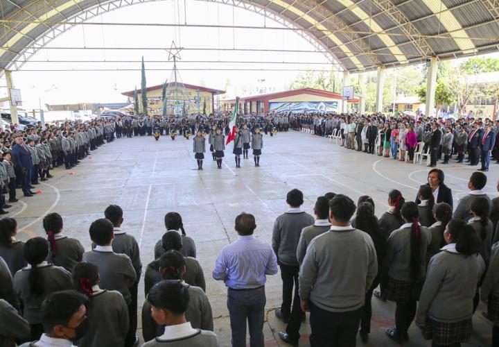 Inauguró Natividad Castrejón aula de cómputo en secundaria "Nezahualcóyotl" de Tlahuelilpan