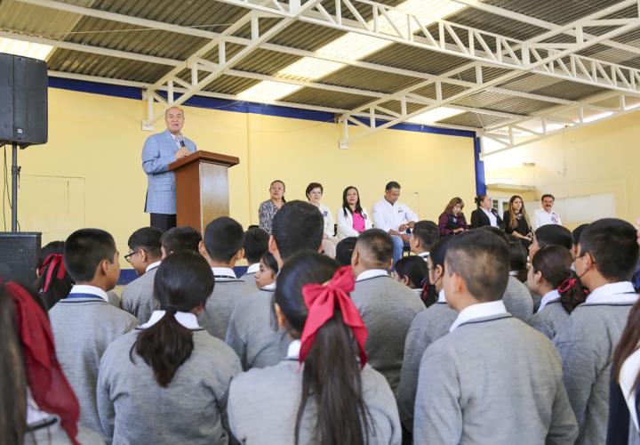 Inauguró Natividad Castrejón aula de cómputo en secundaria "Nezahualcóyotl" de Tlahuelilpan