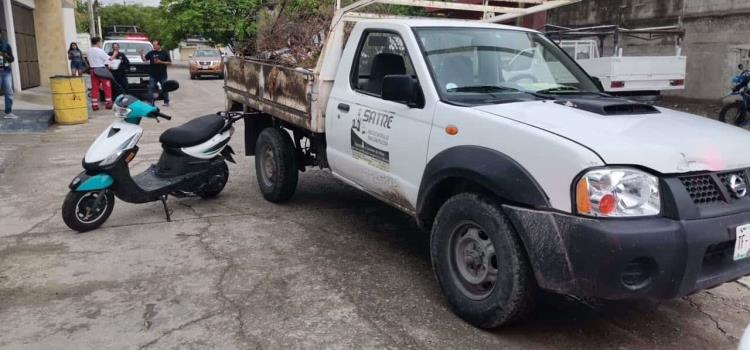 Camioneta impactó moto de una dama