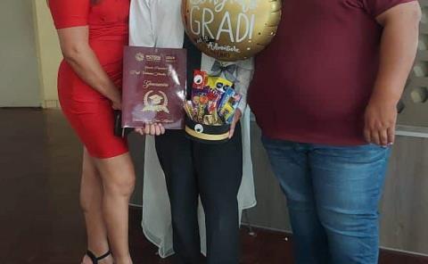 Feliz Omar Cabrera por su graduación 
