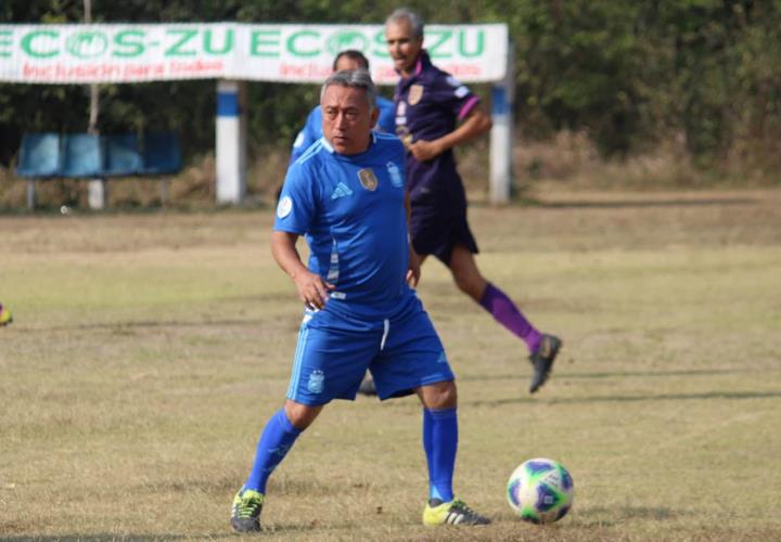 Futbol Diamante ofrece 6 juegos en la Pitahaya