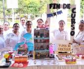 Mujeres felices por fin de curso 