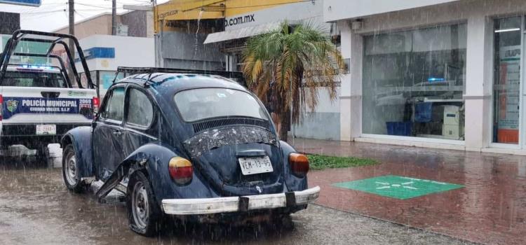 Camioneta chocó contra un “vocho”