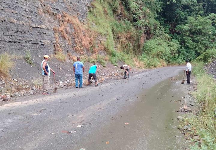 Hidalgosin cierres carreteros, pese a derrumbesHidalgo sin cierres carreteros, pese a derrumbes