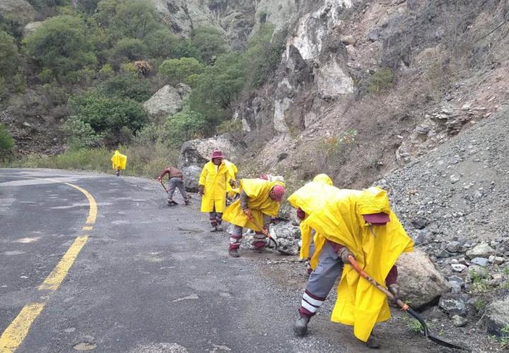 Red carretera estatal registra derrumbes, ninguno de consideración: SIPDUS