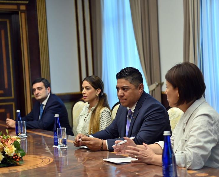 Gobernador y presidente de Armenia estudian inversión para SLP