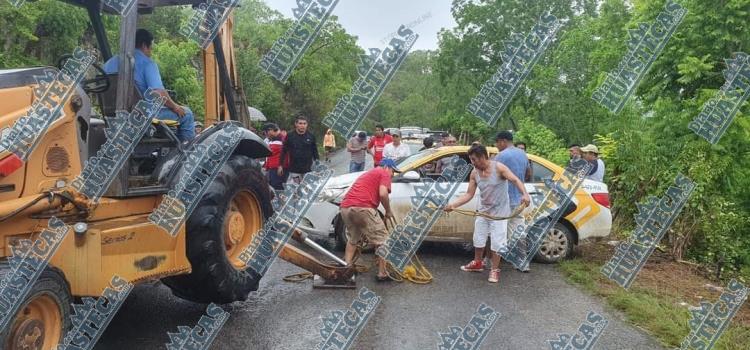 Taxi se fue al barranco