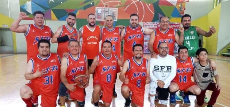 Brillante fecha de basquetbol 