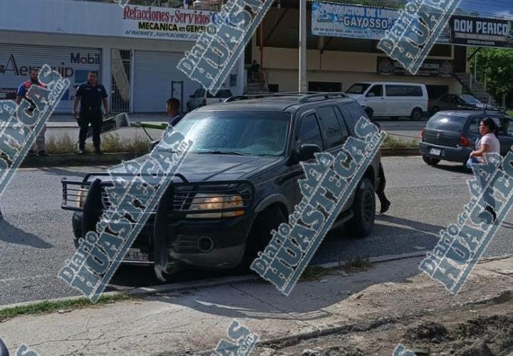 ¡Camioneta se accidentó!