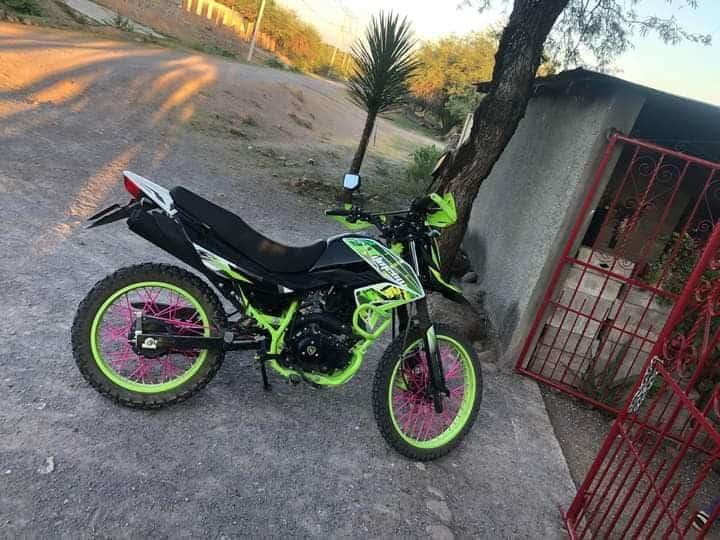 Ladrón se robo una motocicleta