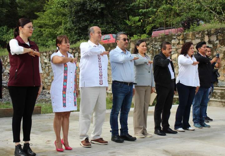 Titular del IHE visitó diferentes escuelas de Chapulhuacán