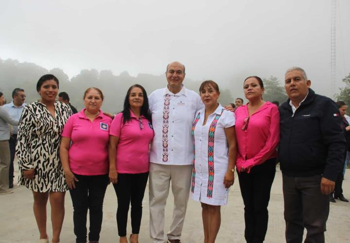 Titular del IHE visitó diferentes escuelas de Chapulhuacán