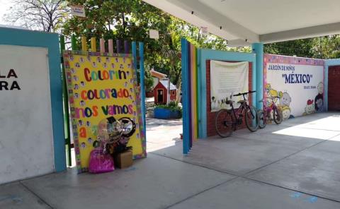 ´Prohíben´ regalos en graduación de kinder