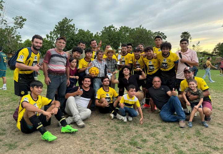 Torneo de futbol del Huayal selló con entrega de premios