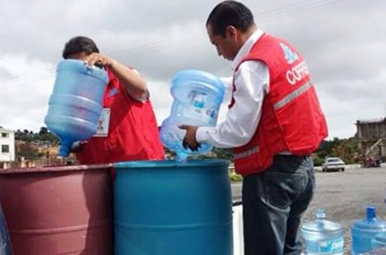 Consumo de agua contaminada y muestreo.