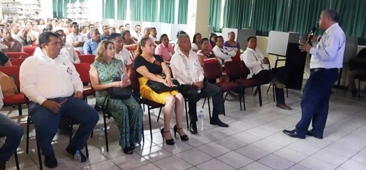 Realiza IHE encuentro demostrativo de experiencias pedagógicas de Primaria Indígena en Huejutla