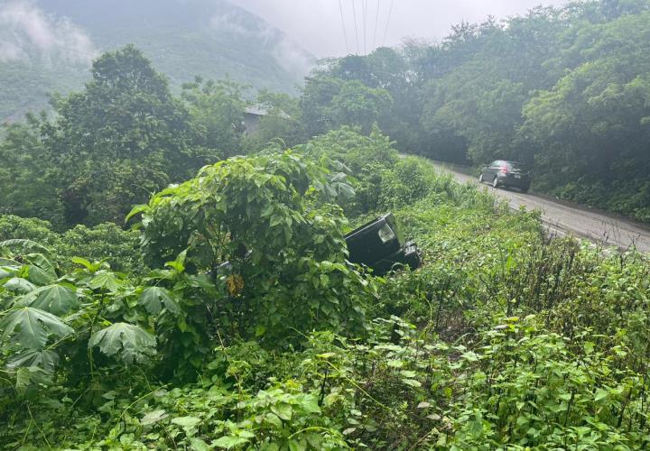 Estuvo a punto de caer a un barranco