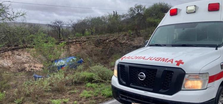 Auto salió del camino 