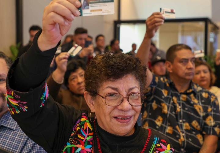 Arrancó la entrega de credenciales  a personas afiliadas al Sistema IMSS-Bienestar