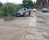 Camioneta cayó  En una zanja 