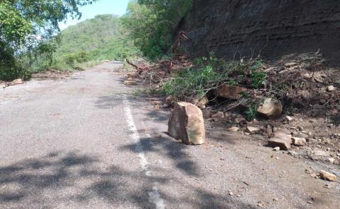 Precaución por derrumbes en Xochicuautla