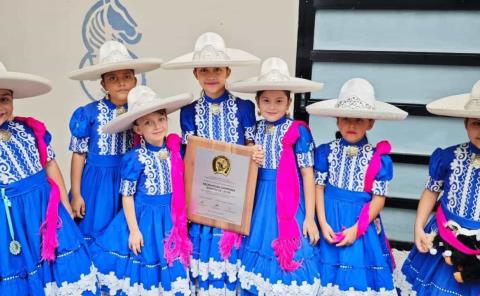 Escaramuzas  campeonas
