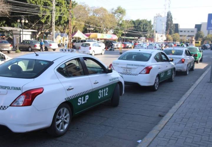 Verificarán que taxis no lleven polarizado 