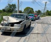 Automóvil chocó contra camioneta