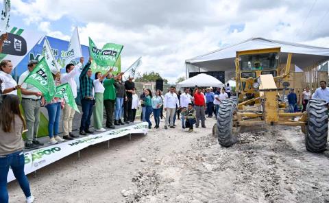 Más pavimentación iniciaron en Charcas
