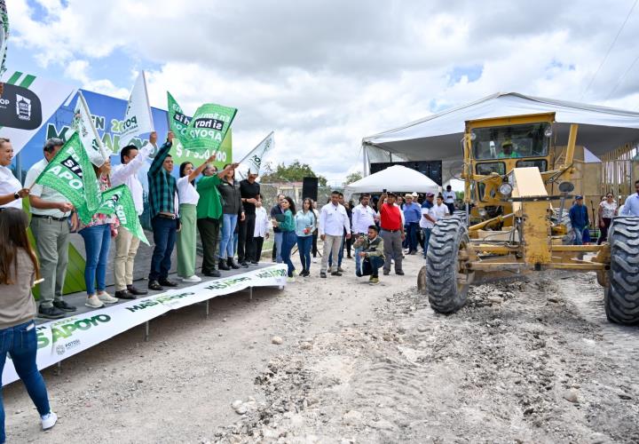 Más pavimentación iniciaron en Charcas