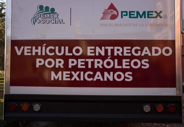 Gobierno de Hidalgo recibe unidad médica móvil por parte de Pemex