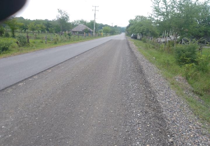 Realizan mantenimiento en la carretera estatal San Martín-Tanquián