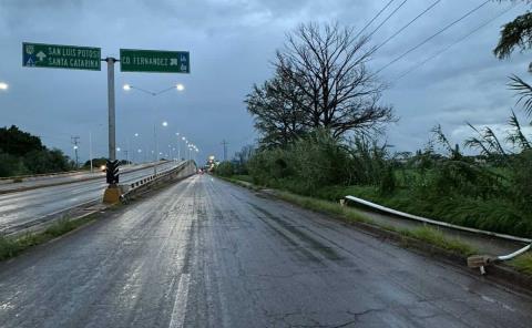 Cafre derribó una luminaria
